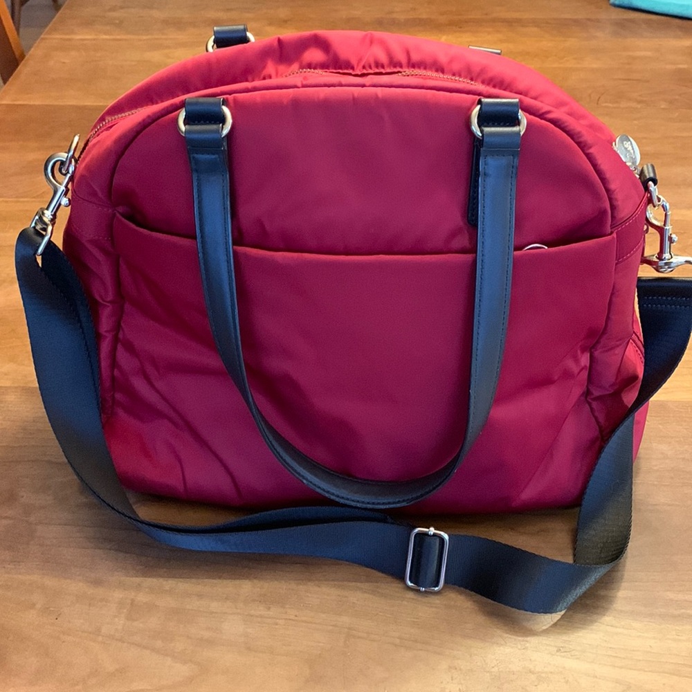 Lo & Sons O.M.G. (OG2) Crimson Red travel overnight bag